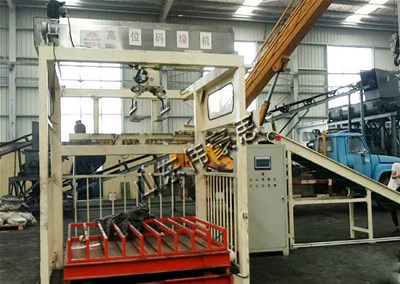 為什么說袋料高位碼垛機是企業(yè)實現(xiàn)自動化生產(chǎn)的重要設備