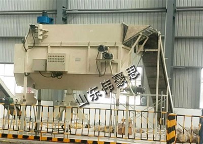 全自動(dòng)破包機(jī)，袋料自動(dòng)拆包機(jī)工作現(xiàn)場