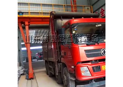 石灰石粉全自動(dòng)裝車機(jī)如何實(shí)現(xiàn)自動(dòng)化作業(yè)？