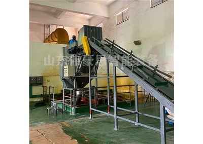 PVC粉自動破包機(jī)的技術(shù)特點(diǎn)